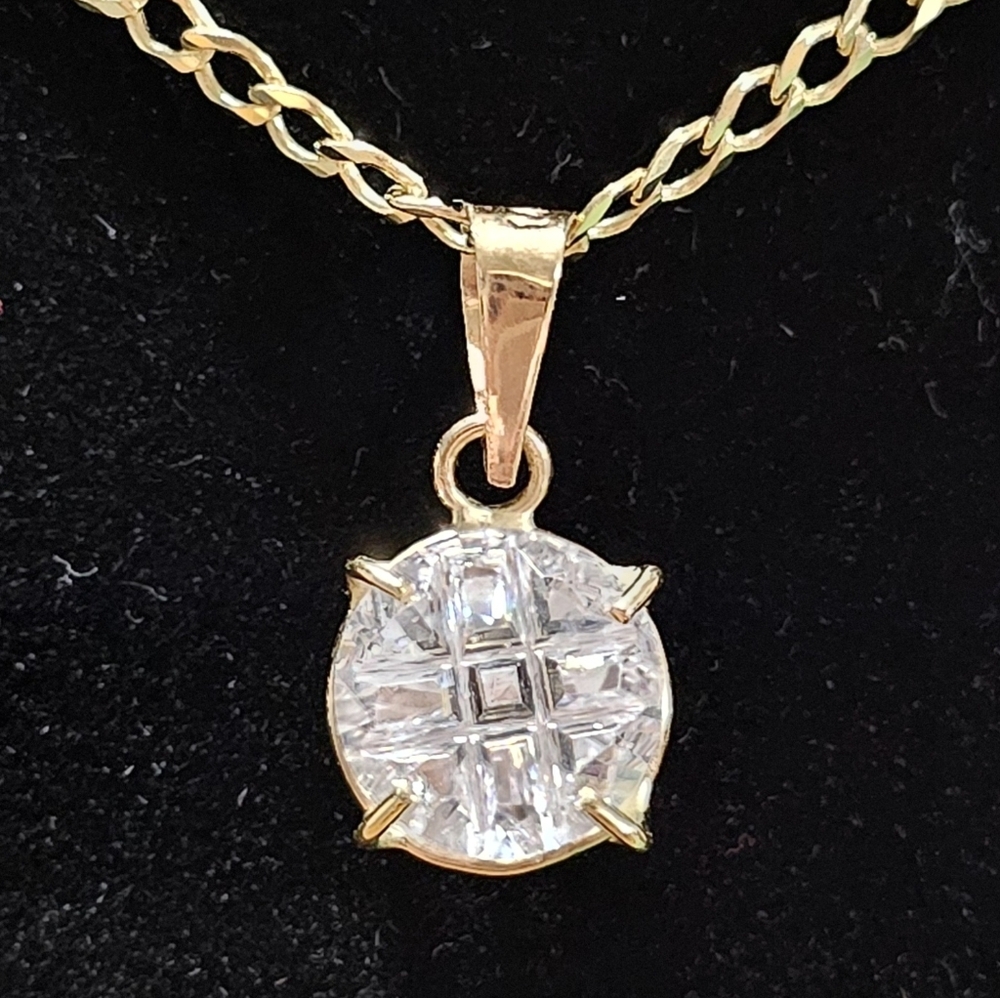 SOLD!!! Elegant 14k Solid Gold Clear Pendant